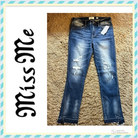 Miss Me Straight Jeans NWT - Picture 1 of 10